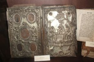 Продать старинные книги